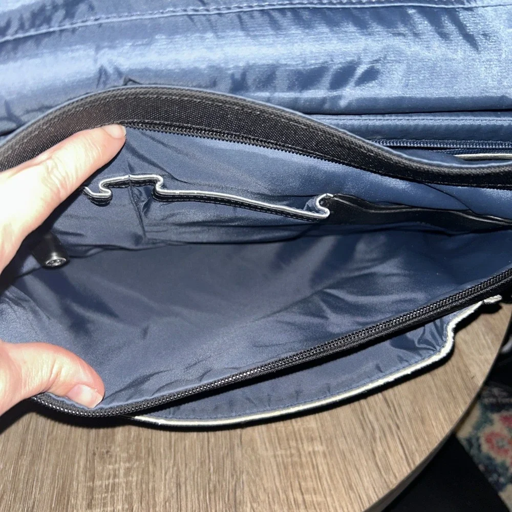 TUMI Arrive Galeao Messenger‎ Bag Laptop Black Nylon Leather 25671D